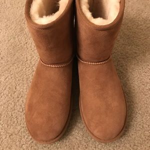 Ugg Classic Short II